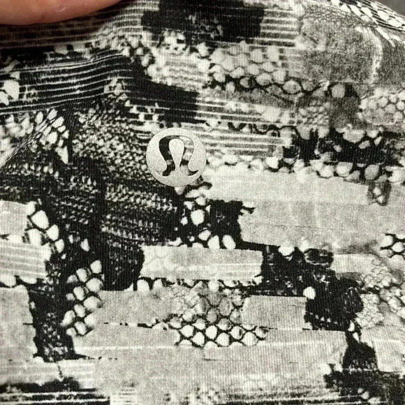 Lululemon Wunder Under Leggings - Picture 8 of 8